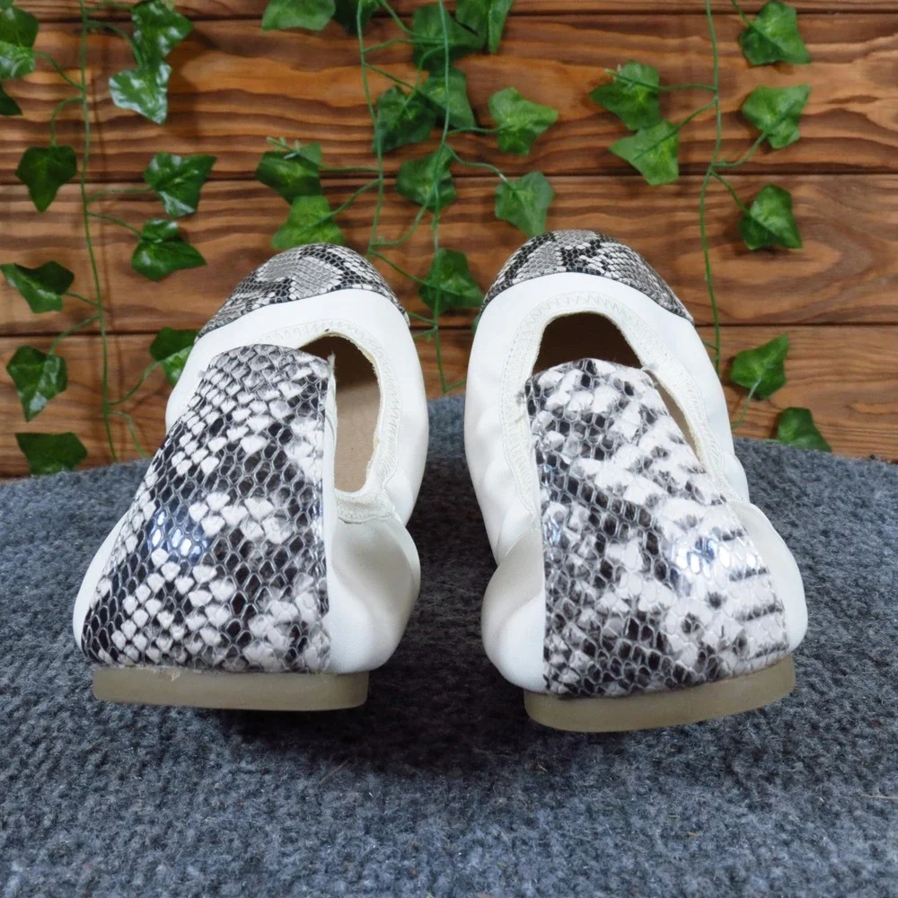 Time‎ and Tru Scrunch Women Ballet Flat 10 Wide Comfort White Snakeskin Print
